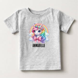 オーダーメイドの魔法の虹色のユニコーンのベビーTシャツ ベビーTシャツ