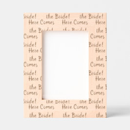 オーダーメイドの「Here Comes the Bride」テキストパターン レーザー彫刻フレーム