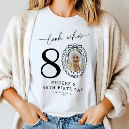 オーダーメイドのLook Who's 80 写真入り80歳の誕生日Tシャツ トライブレンドTシャツ