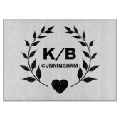 オーダーメイドイニシャルと名前の Laurelとハート カッティングボード (正面)