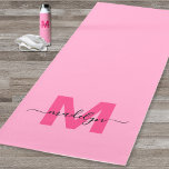 オーダーメイド ガーリー モノグラム ネーム ホットピンク ヨガマット<br><div class="desc">あなただけの特別なモダンスクリプトネームモノグラム ブライトベビーピンクとホットピンク ヨガマット。 この超キュートな両面ヨガマットは、明るいベビーピンクの背景、ボールドなマジェンタホットピンクイニシャル、シックなブラックスクリプトネームを組み合わせた、スタイルと機能性を兼ね備えた逸品です。 流れるようなブラックスクリプトネームが、このビビッドなマットにエレガントでフェミニンなタッチを加え、ヨガの練習、瞑想、ジムでのエクササイズマットとして使用するなど、どんなワークアウトにも最適です。 誕生日、ホリデー、バックトゥスクール、またはただ単に特別な理由のために、このマットはどんなフィットネスルーチンにも華を添える、思いやりのあるギフトアイデアです。 個人のスタイルと健康にこだわるヨギまたはフィットネス愛好家に最適な、パーソナライズされたスタイリッシュで健康に焦点を当てたウェルネスアイテムです。</div>