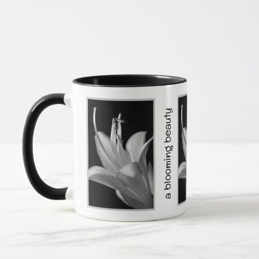 オーダーメイド ホスタの花 黒と白 マグカップ (左)