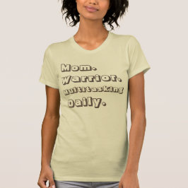 オーダーメイド ママの戦士 マルチタスク デイリー クリーム色 Tシャツ