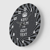 オーダーメイド Keep Calm 黒色の渦巻き ラージ壁時計 (傾斜)