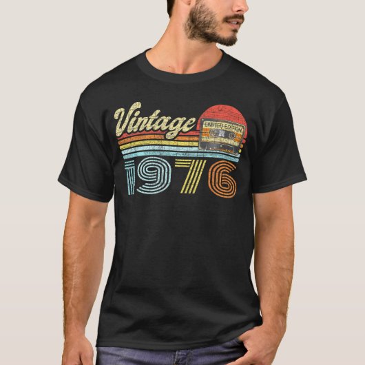 オーディオカセット1976 46誕生日 Tシャツ (正面)