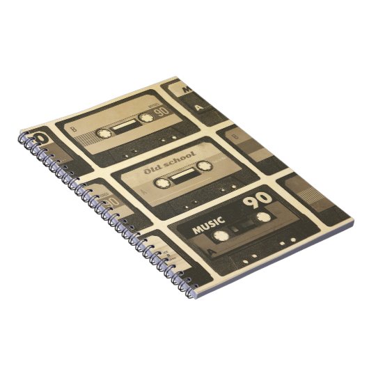 オーディオカセット、レトロポスターヒップホップ。 ノートブック (右側)