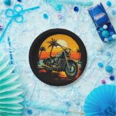 オートバイが止められているビーチとヤシの木 ペーパープレート (パーティー)