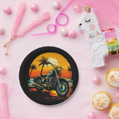 オートバイが止められているビーチとヤシの木 ペーパープレート (パーティー)