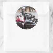 オートバイのサイドカーでサンタクロース ラウンドシール (バッグ)