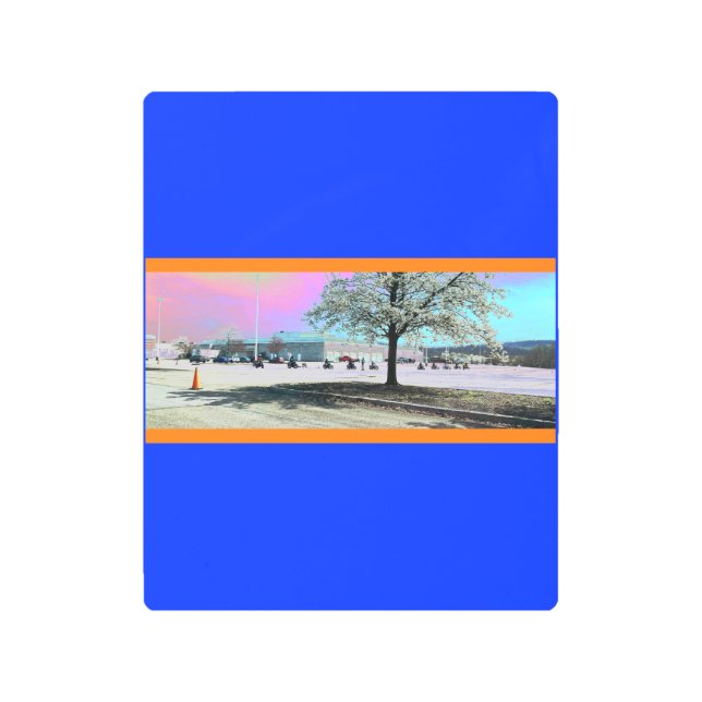 オートバイのトレーニング（青い背景） メタルプリント (正面)