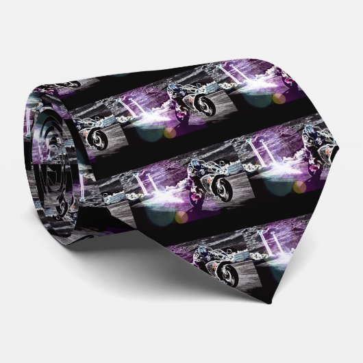 オートバイのバイクもしくは自転車に乗る人を競争させる土のサイクリングのモトクロス ネクタイ (ロール)