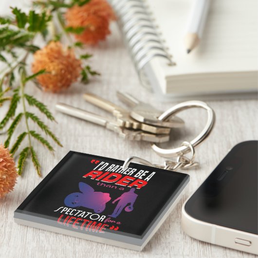 オートバイのライダーの生活：乗る、見ない キーホルダー (正面右)