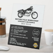 オートバイのワークショップ、整備士と広告修理 台座サイン (インサイチュ)