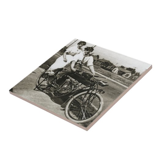 オートバイのヴィンテージの愛デートすることの勝利 タイル (側面)