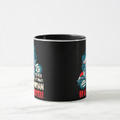 オートバイの女性を決して過小評価しない マグカップ (中央)