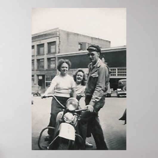 オートバイの男と2人の女の子のポスター ポスター (正面)