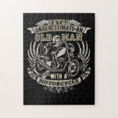 オートバイを持つ老人を決して過小評価しない ジグソーパズル (縦)