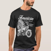 オートバイインディアン先住民アメリカバイクもしくは自転車に乗る人ギフト Tシャツ (正面)