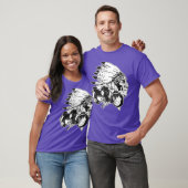 オートバイシャツバイクもしくは自転車に乗る人先住民アメリカンバイクもしくは自転車に乗る人 Tシャツ (ユニセックス)