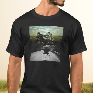 オートバイバイクバイクもしくは自転車に乗る人服 Tシャツ