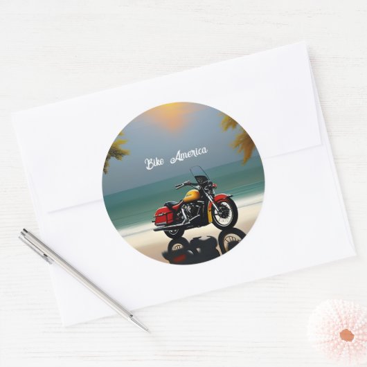 オートバイパーク近くの海 ラウンドシール (封筒)