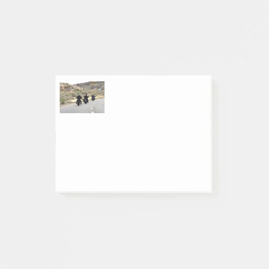 オートバイロードトリップ – バイクもしくは自転車に乗る人トリオ ポストイット (正面)