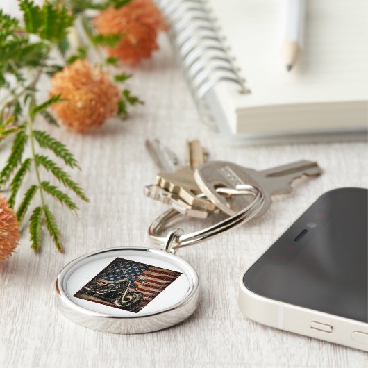 オートバイUSAフラグレトロバイクもしくは自転車に乗る人 キーホルダー (側面)