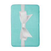 オードリーティール(緑がかった色)ホワイトボウグモダンラム バスマット (正面縦)