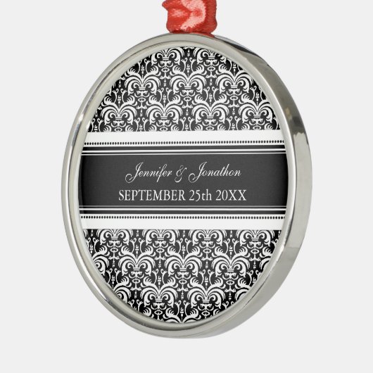 オーナメントの好意の白黒ダマスク織の結婚 メタルオーナメント (左)