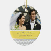 オーナメントの好意灰色の黄色いシェブロンを結婚します セラミックオーナメント (右)