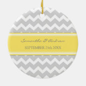 オーナメントの好意灰色の黄色いシェブロンを結婚します セラミックオーナメント (裏面)