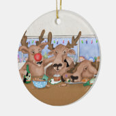 オーナメントをひどくしているサンタのトナカイ セラミックオーナメント (左)