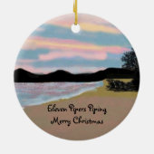 オーナメントを配管している11人のパイパー セラミックオーナメント (裏面)