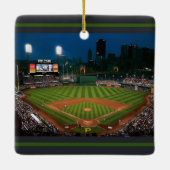 オーナメントスクエアPNCパークピッツバーグ=ナイト&デイ セラミックオーナメント (裏面)