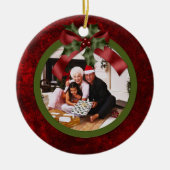 オーナメントレッドとグリーンホリーボウクリスマスフォト セラミックオーナメント (正面)