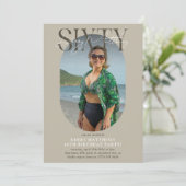 オーバルスタイリッシュフォト&シグネチャー60誕生日 招待状 (スタンド正面)