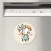 オーバーオールと麦わら帽子、リボンが付いたかわいいウサギ マグネット (インサイチュ (食洗機))