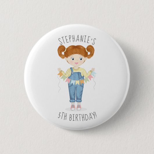 オーバーオールを着た赤毛の誕生日の女の子 缶バッジ (正面)