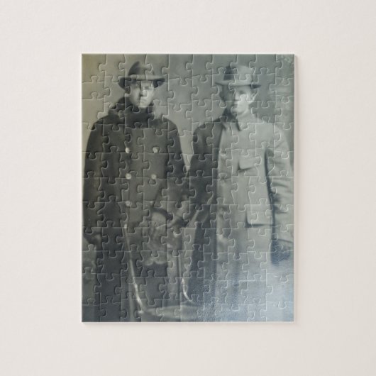 オーバーコートのダッパー兄弟RPPC B&W写真イメージ ジグソーパズル (縦)