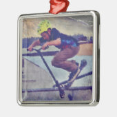 オーバーザエッジ-スタントスクーターチャンプ メタルオーナメント (左)