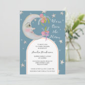 オーバーザムーンスターズフローラピーチティール(緑がかった色)ベビーシャワー 招待状 (スタンド正面)