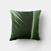 オーバーラップするパームフロンズトロピカルグリーン抽象芸術 クッション (裏面)