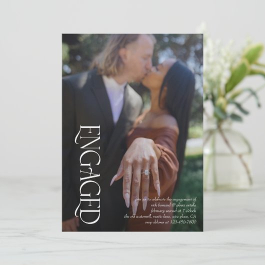 オーバーレイ婚約したフルブリードフォト婚約パーティ 招待状 (スタンド正面)