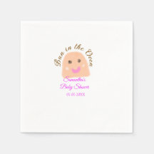 オーブンのベージュ団子の赤ちゃんシャワーピンクのバーにパン