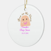 オーブンのベージュ団子の赤ちゃんシャワーピンクのバーにパン セラミックオーナメント (左)