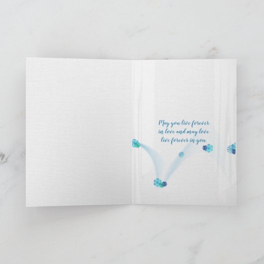 オープンウィンドウの新郎新婦のビーチシーン カード (内部)