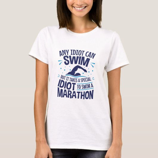 オープンウォーターでのスイマラソンが好きな人への面白い贈り物 Tシャツ (正面)