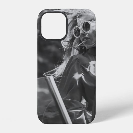 オープンカーに乗った美女 iPhoneケース (裏面)