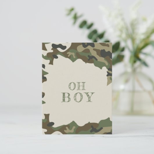 オーボーイベビーシャワーグリーン迷彩柄招待状 ポストカード (スタンド正面)