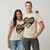 オーランド諸島国コードフラグハート Tシャツ (ユニセックス)